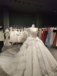 -维纳斯婚纱礼服租赁馆