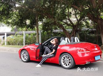 押金3000，一路开到三亚湾路，风景超级赞
