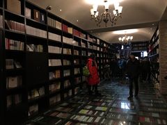 -钟书阁(松江泰晤士小镇店)