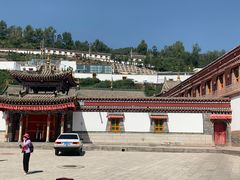 -塔尔寺游客服务中心
