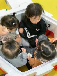 -维佳童话镇演出现场(徐东店)