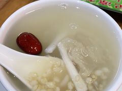 雪耳淮山清补凉-明记凉茶店(安富街店)