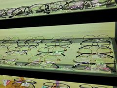 -LOGO眼镜·蔡司品牌折扣店(龙华清湖店)