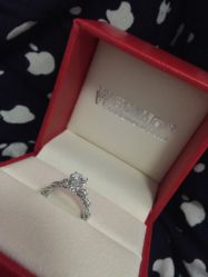 -威德钻石-克拉钻大本营(南京东路店)