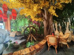 景观位-老滇山寨•云南特色菜•地方菜•民族风情歌舞表演(经开区店)