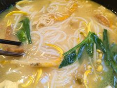 -银米·云南传统过桥米线(双廊黑金冠店)