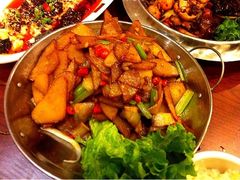 干锅土豆片-川人百味(金安中央大街店)