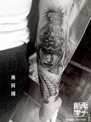 -鬼手纹身小鬼店