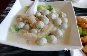 Mixed Mushroom Steamed Fish Balls