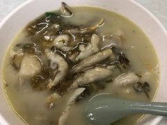 特色雪菜煨黄鱼面-明呈黄鱼面馆(斜土路店)