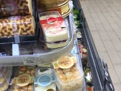 -全家便利店(襄阳南路店)