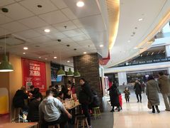 等位区-麦当劳(龙湖北京大兴天街店)