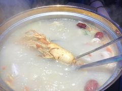 -千岛蚝高压锅生蚝·人参火锅(白云万达店)