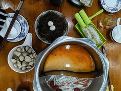 -老何家后安粉·糟粕醋海鲜火锅(三亚湾椰梦长廊店)
