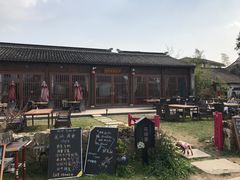 -田园东方蜜桃村的田野营地