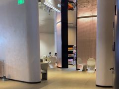 -涨巢·潮玩水疗局