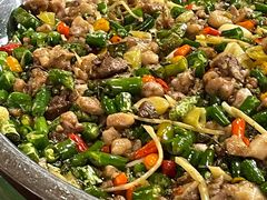 现杀活兔-灶东家民间菜(回兴店)