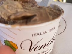 -VENCHI 闻绮(上海佛罗伦萨小镇店)