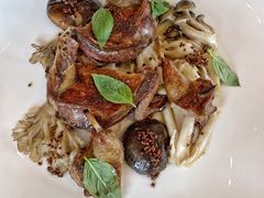 碳烤乳鸽，甜豆，旱金莲醋汁-Jean Georges