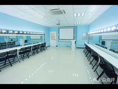 -首脑美容美发化妆美甲培训学校(长沙校区)