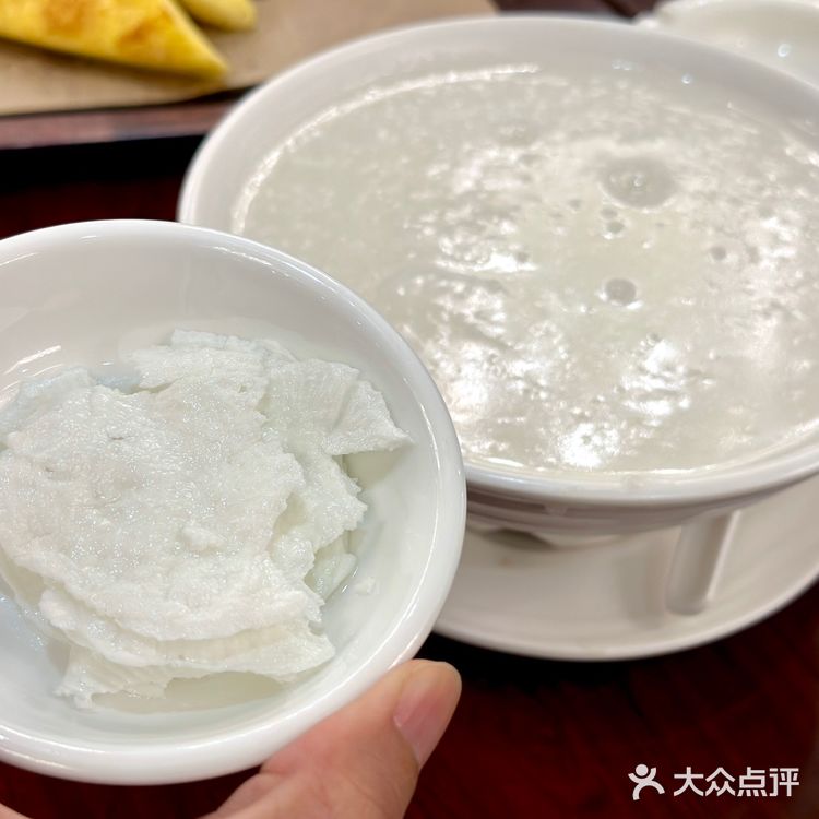 几百人一起吃个早饭！｜菜品出品和服务都算很稳定！