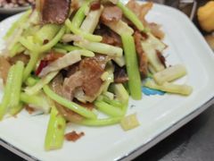 -丹水桥地锅鱼·翘嘴鲌·地方特色全鱼宴(丹江口大坝店)
