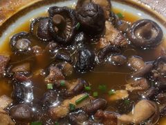-头上红煨盐鸡·非遗院子餐厅