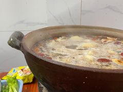炭炉果鸡煲-威邵鸡煲(西华路总店)