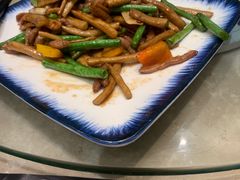 茶树菇炒牛肉-燊荣记(北京路店)