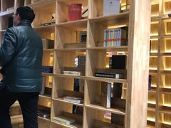 -新华书店(解放中路店)