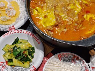 瞧瞧这锅芝士泡菜蛙百吃不腻～