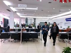 -上海宝信宝马4S店