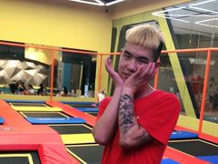 -爱蹦iBOON蹦床运动馆(江汉店)