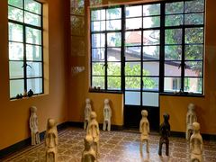 -Nathalie Djurberg与Hans Berg“牛皮纸包裹的月亮”-Prada荣宅当季展览