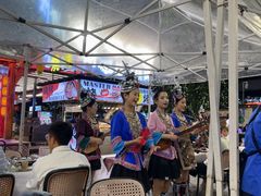 -刘姐啤酒鱼民族演艺餐厅(西街总店)