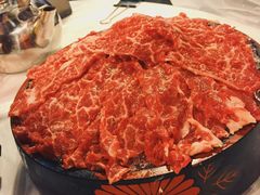 安格斯牛肉-鲜入围煮花胶鸡海鲜火锅