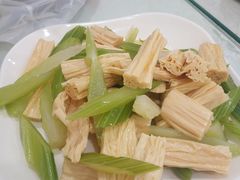 -秦香陕西食府(华贸天地店)