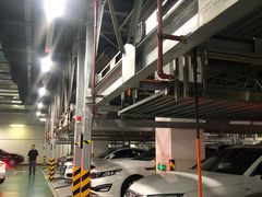 -上海当代艺术博物馆-地面停车场