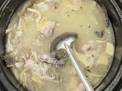 -土砂锅生态山庄·非遗砂锅雅鱼
