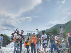 -安吉龙王山峡谷漂流
