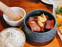 古法秘制红烧肉-檐下风铃酒馆