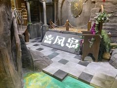 -暴风岛沉浸式体验馆(百联世纪店)
