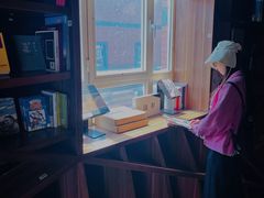 -钟书阁(松江泰晤士小镇店)