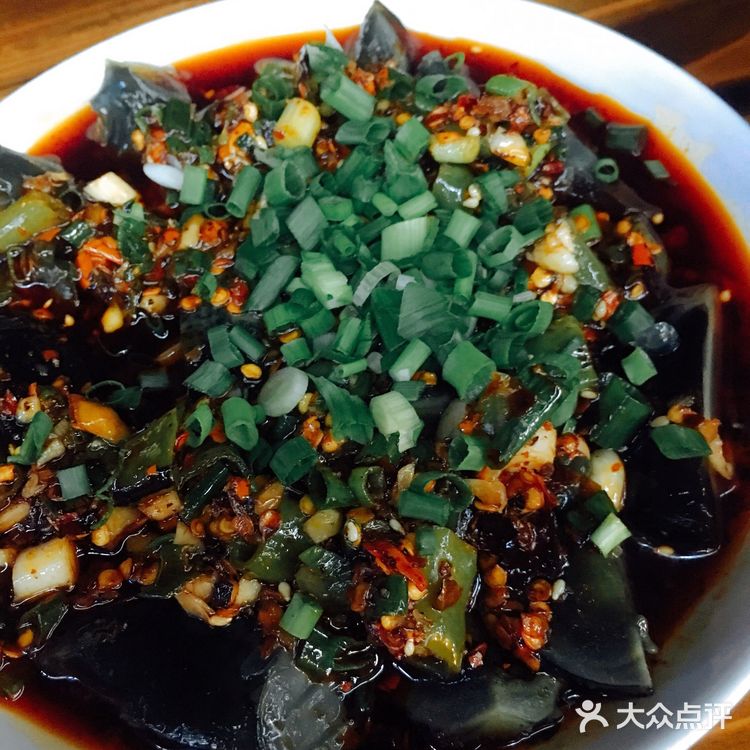 这家凉拌皮蛋一定要吃土皮蛋