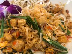 -Chom Cafe and Restaurant