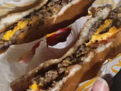 双层吉士汉堡-麦当劳(海岸城店)