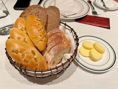 面包-Wolfgang’s Steakhouse 沃夫冈牛排馆(上海白玉兰广场店)