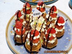 草莓忌廉华夫饼-BE BRIGHT KITCHEN(正佳广场店)