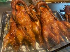 鸭皮很油腻-上海枇杷烤鸭(城乡贸易中心店)
