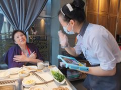 -海底捞火锅鲜切牛肉主题店(长寿路店)